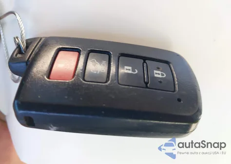 2018 Toyota Rav4 Xle из США, поврежденный, VIN 2T3RFREVXJW825880